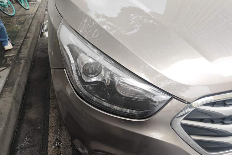 Used Hyundai ix35 2013 2.0L Automatic 4x4 Intelligent GLS China IV Standard Right Front Headlight