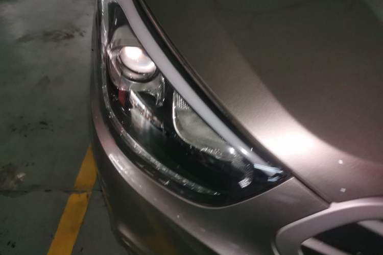 Used Hyundai ix35 2013 2.0L Automatic Two-Wheel Drive Smart GLS China IV Standard Right Front Headlight