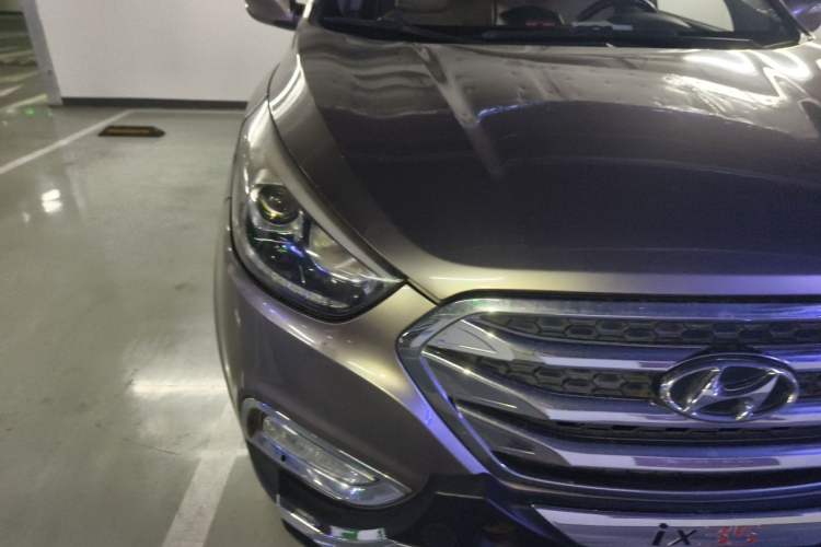 Used Hyundai ix35 2013 2.0L Automatic 2WD Comfort GL China IV Standard Right Front Headlight