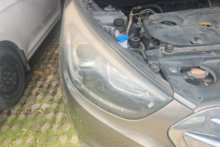 Used Hyundai ix35 2013 2.0L Automatic Two-Wheel Drive Smart GLS China IV Standard Right Front Headlight