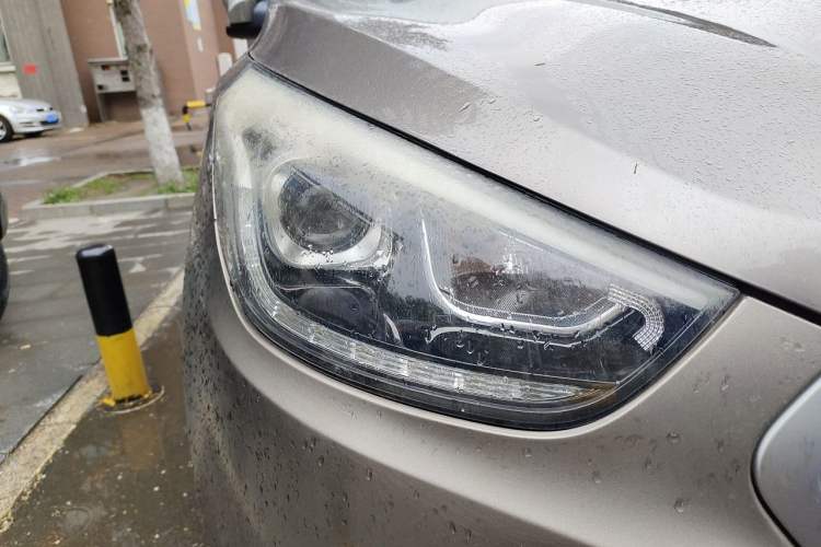 Used Hyundai ix35 2013 2.0L Automatic Two-Wheel Drive Smart GLS China IV Standard Right Front Headlight