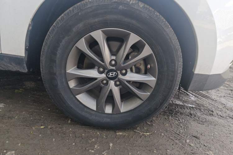 Used Hyundai ix35 2013 2.0L Automatic 2WD Comfort GL China IV Standard Right Front Wheel Hub
