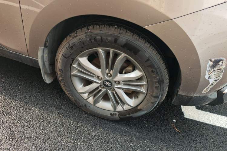 Used Hyundai ix35 2013 2.0L Automatic Two-Wheel Drive Smart GLS China IV Standard Right Front Wheel Hub