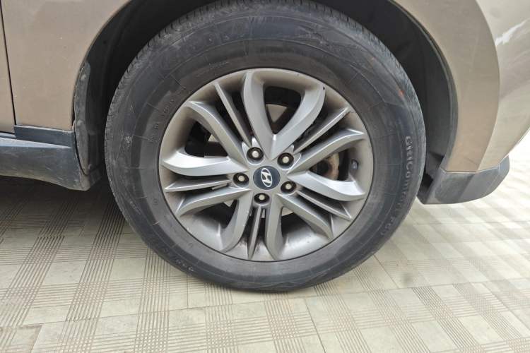 Used Hyundai ix35 2013 2.0L Automatic Two-Wheel Drive Smart GLS China IV Standard Right Front Wheel Hub