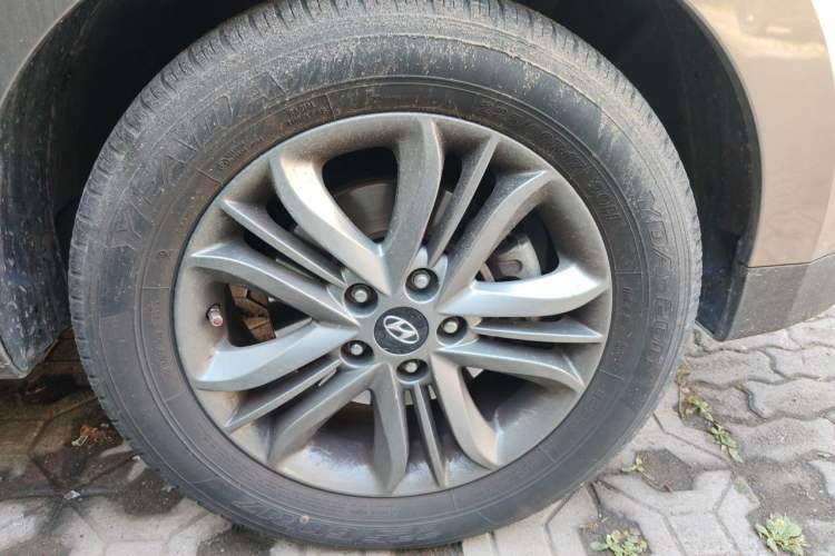 Used Hyundai ix35 2013 2.0L Automatic Two-Wheel Drive Smart GLS China V Standard Right Front Wheel Hub
