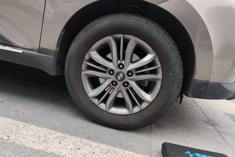 Used Hyundai ix35 2013 2.0L Automatic Two-Wheel Drive Smart GLS China IV Standard Right Front Wheel Hub