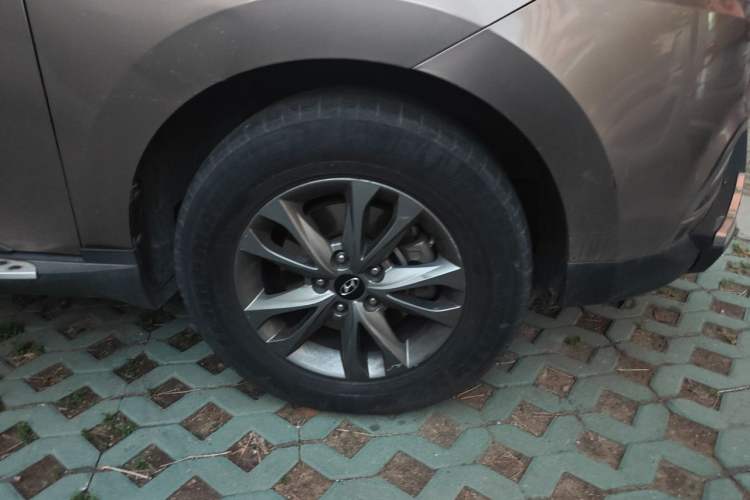 Used Hyundai ix35 2013 2.0L Automatic Two-Wheel Drive Comfort GL China V Standard Right Front Wheel Hub