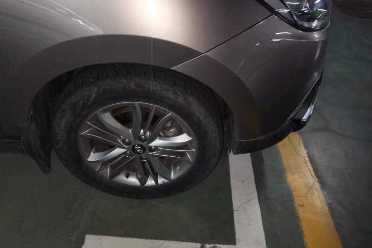 Used Hyundai ix35 2013 2.0L Automatic Two-Wheel Drive Smart GLS China IV Standard Right Front Wheel Hub