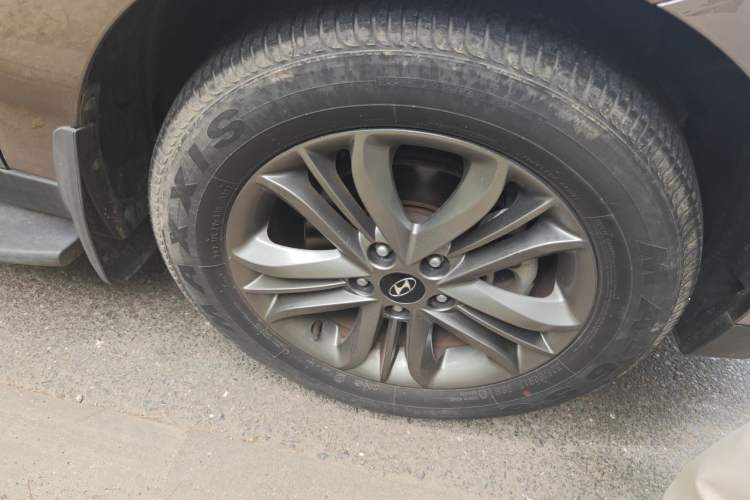 Used Hyundai ix35 2013 2.0L Automatic 4x4 Intelligent GLS China IV Standard Right Front Wheel Hub
