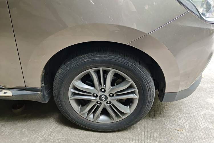 Used Hyundai ix35 2013 2.0L Automatic Two-Wheel Drive Smart GLS China IV Standard Right Front Wheel Hub