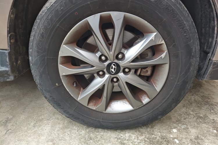 Used Hyundai ix35 2013 2.0L Automatic 2WD Comfort GL China IV Standard Right Front Wheel Hub