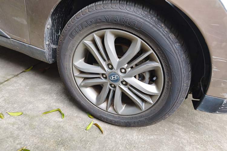 Used Hyundai ix35 2013 2.0L Automatic Two-Wheel Drive Smart GLS China IV Standard Right Front Wheel Hub