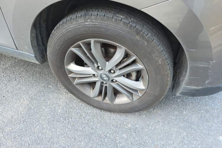 Used Hyundai ix35 2013 2.0L Automatic Two-Wheel Drive Smart GLS China IV Standard Right Front Wheel Hub