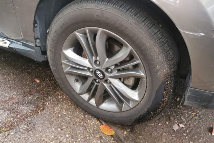 Used Hyundai ix35 2013 2.0L Automatic Two-Wheel Drive Smart GLS China IV Standard Right Front Wheel Hub