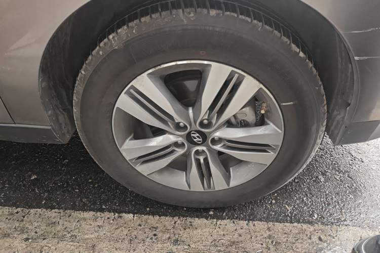 Used Hyundai ix35 2013 2.0L Automatic 4x4 Intelligent GLS China IV Standard Right Front Wheel Hub
