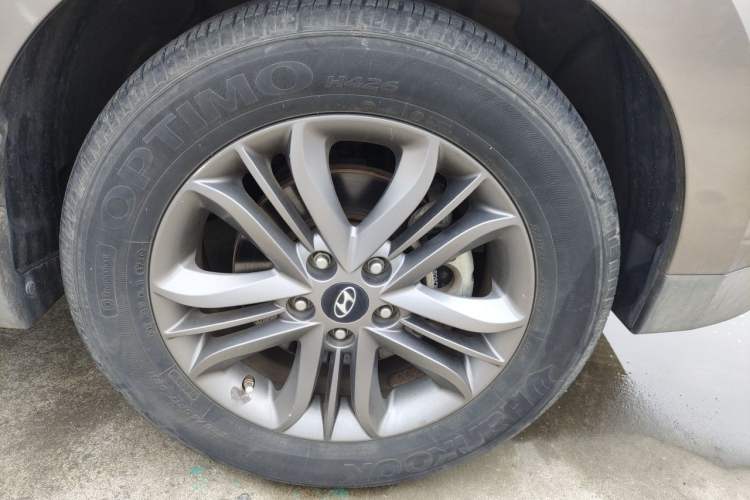 Used Hyundai ix35 2013 2.0L Automatic Two-Wheel Drive Smart GLS China IV Standard Right Front Wheel Hub
