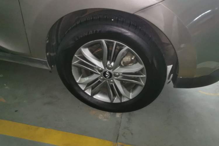Used Hyundai ix35 2013 2.0L Automatic Two-Wheel Drive Smart GLS China IV Standard Right Front Wheel Hub