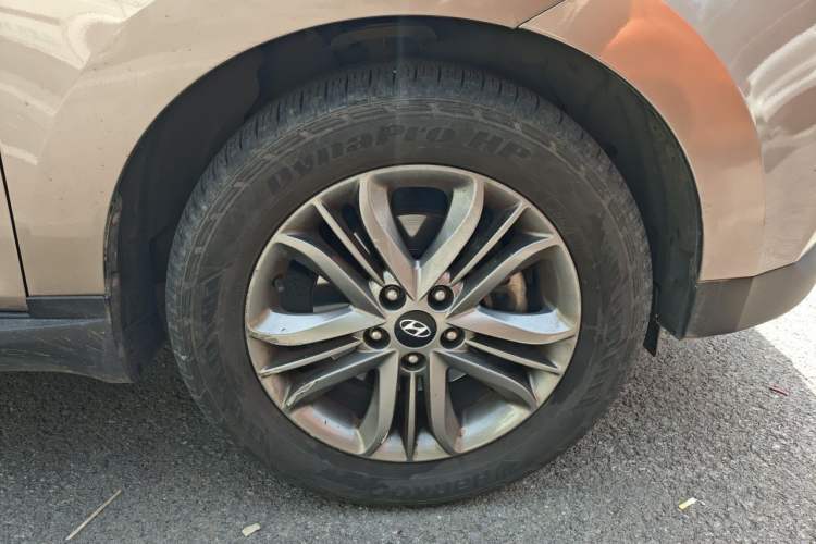 Used Hyundai ix35 2013 2.0L Automatic Two-Wheel Drive Smart GLS China IV Standard Right Front Wheel Hub