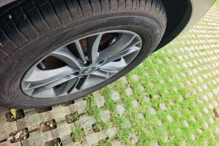 Used Hyundai ix35 2013 2.0L Automatic Two-Wheel Drive Smart GLS China IV Standard Right Front Wheel Hub