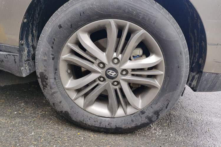 Used Hyundai ix35 2013 2.0L Automatic Two-Wheel Drive Smart GLS China IV Standard Right Front Wheel Hub
