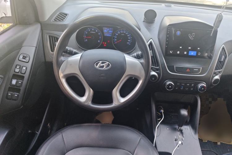 Used Hyundai ix35 2013 2.0L Automatic 2WD Comfort GL China IV Standard Steering Wheel