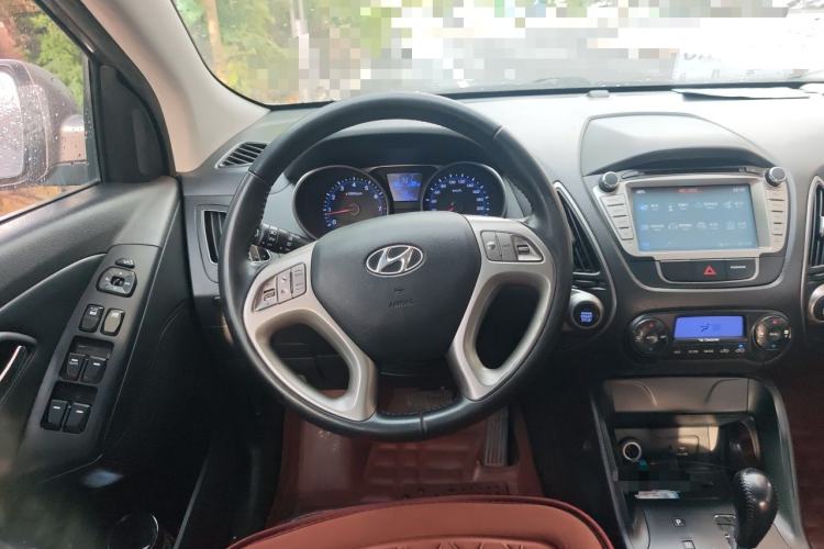Used Hyundai ix35 2013 2.0L Automatic Two-Wheel Drive Smart GLS China IV Standard Steering Wheel