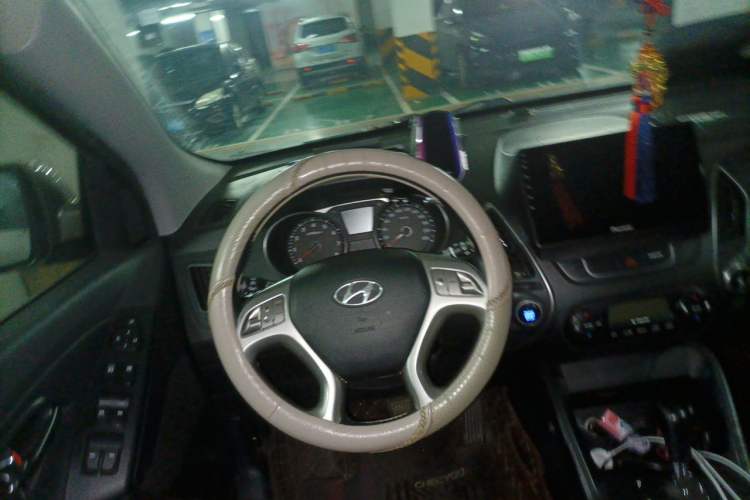 Used Hyundai ix35 2013 2.0L Automatic Two-Wheel Drive Smart GLS China IV Standard Steering Wheel