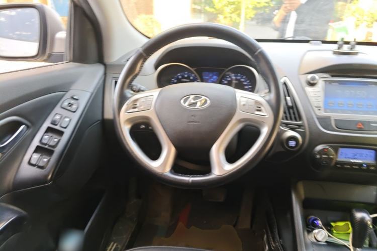 Used Hyundai ix35 2013 2.0L Automatic Two-Wheel Drive Smart GLS China IV Standard Steering Wheel