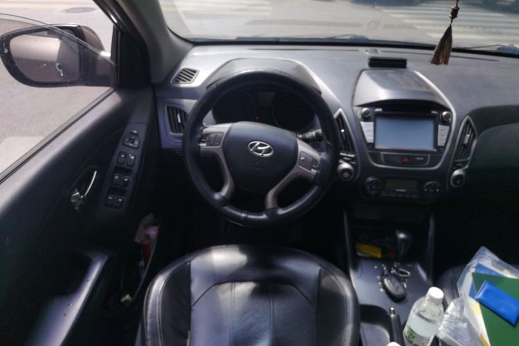 Used Hyundai ix35 2013 2.0L Automatic Two-Wheel Drive Smart GLS China IV Standard Steering Wheel