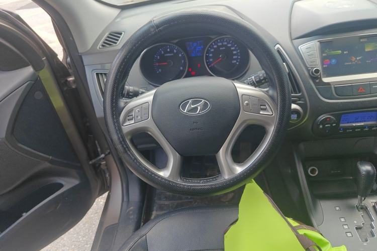 Used Hyundai ix35 2013 2.0L Automatic Two-Wheel Drive Smart GLS China IV Standard Steering Wheel