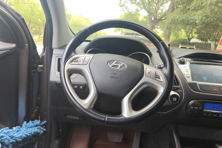 Used Hyundai ix35 2013 2.0L Automatic 4x4 Intelligent GLS China IV Standard Steering Wheel