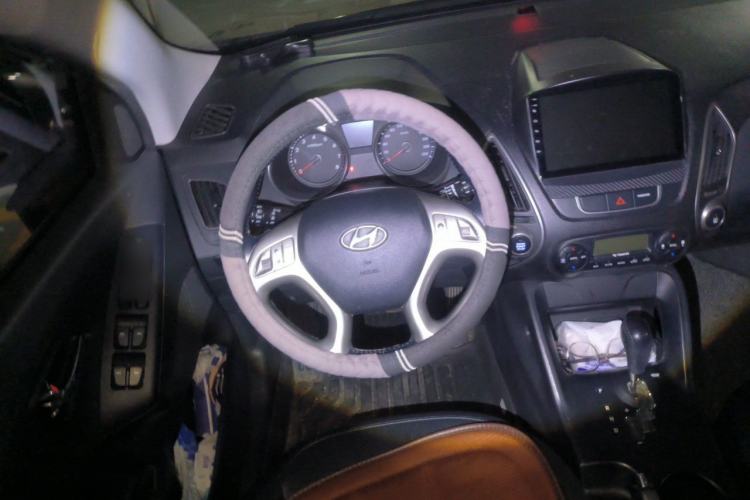 Used Hyundai ix35 2013 2.0L Automatic Two-Wheel Drive Smart GLS China IV Standard Steering Wheel