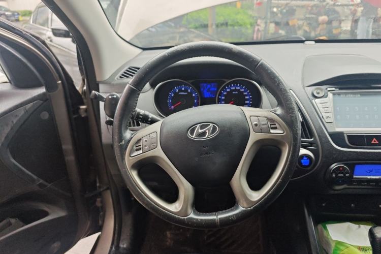 Used Hyundai ix35 2013 2.0L Automatic Two-Wheel Drive Smart GLS China V Standard Steering Wheel
