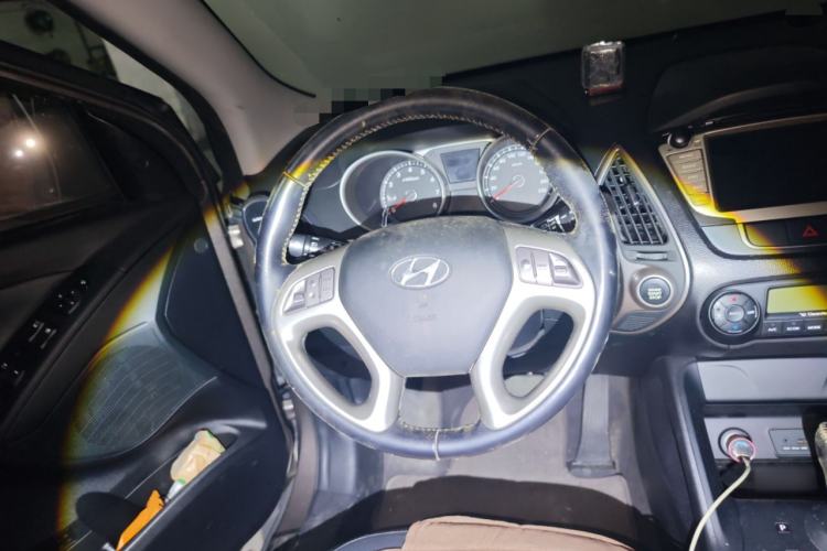 Used Hyundai ix35 2013 2.0L Automatic Two-Wheel Drive Smart GLS China IV Standard Steering Wheel