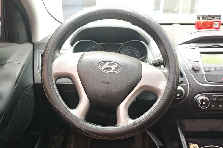 Used Hyundai ix35 2013 2.0L Automatic 2WD Comfort GL China IV Standard Steering Wheel