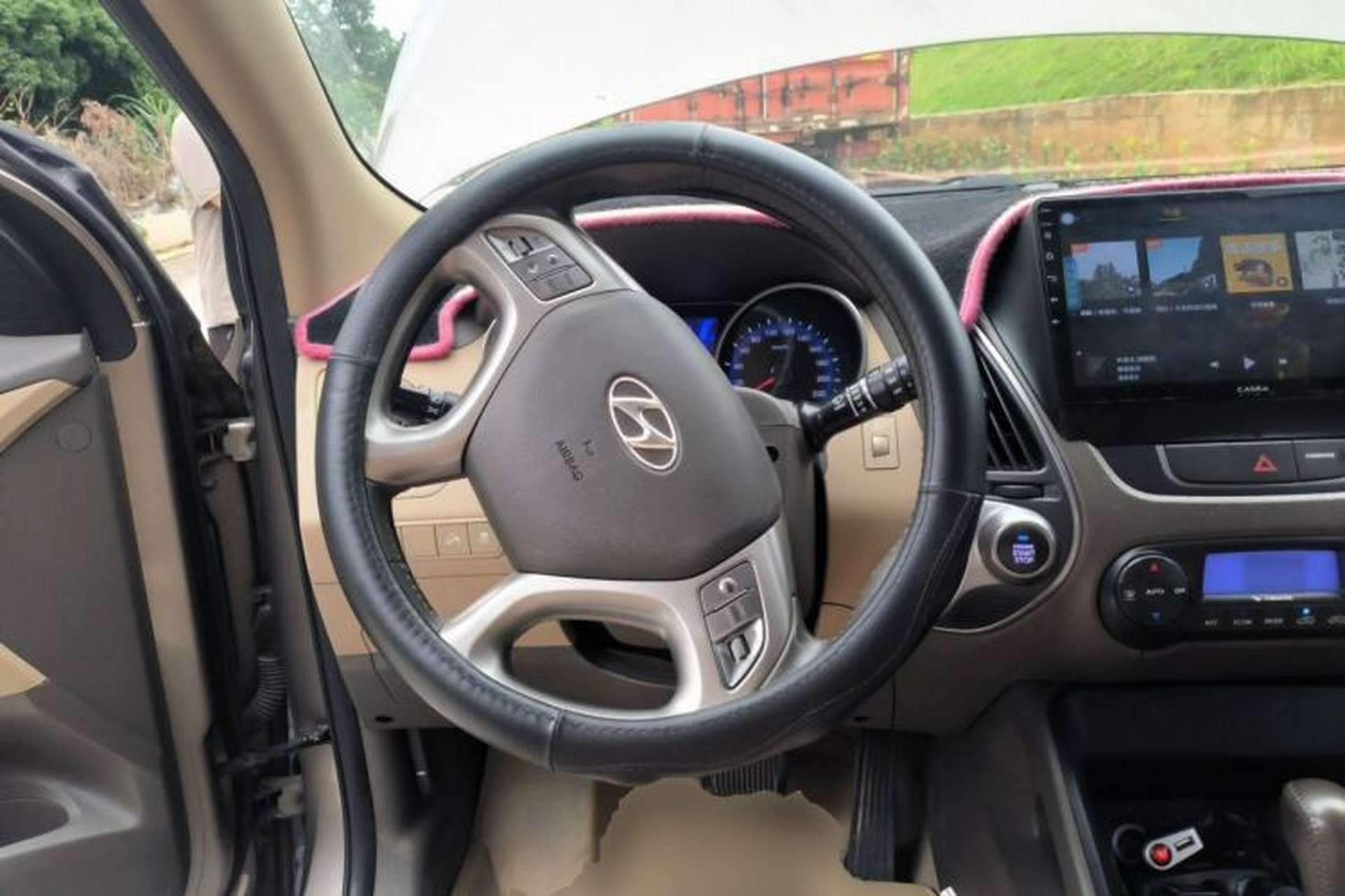 Used Hyundai ix35 2013 2.0L Automatic Two-Wheel Drive Smart GLS China IV Standard Steering Wheel