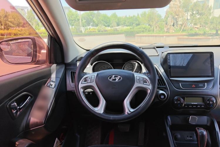 Used Hyundai ix35 2013 2.0L Automatic Two-Wheel Drive Smart GLS China IV Standard Steering Wheel