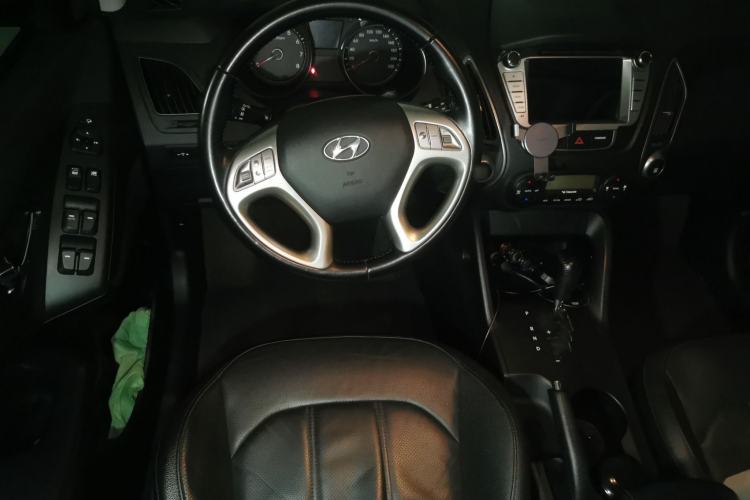 Used Hyundai ix35 2013 2.0L Automatic Two-Wheel Drive Smart GLS China IV Standard Steering Wheel