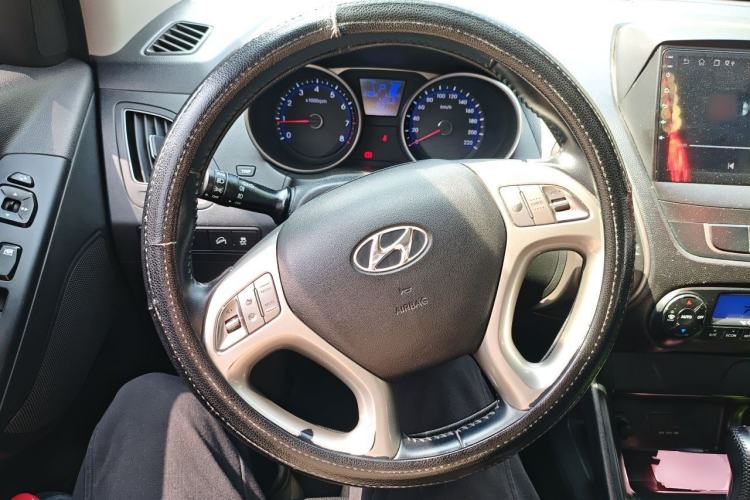 Used Hyundai ix35 2013 2.0L Automatic Two-Wheel Drive Smart GLS China IV Standard Steering Wheel