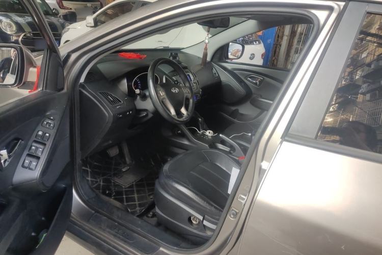 Used Hyundai ix35 2013 2.0L Automatic Two-Wheel Drive Smart GLS China V Standard Steering Wheel
