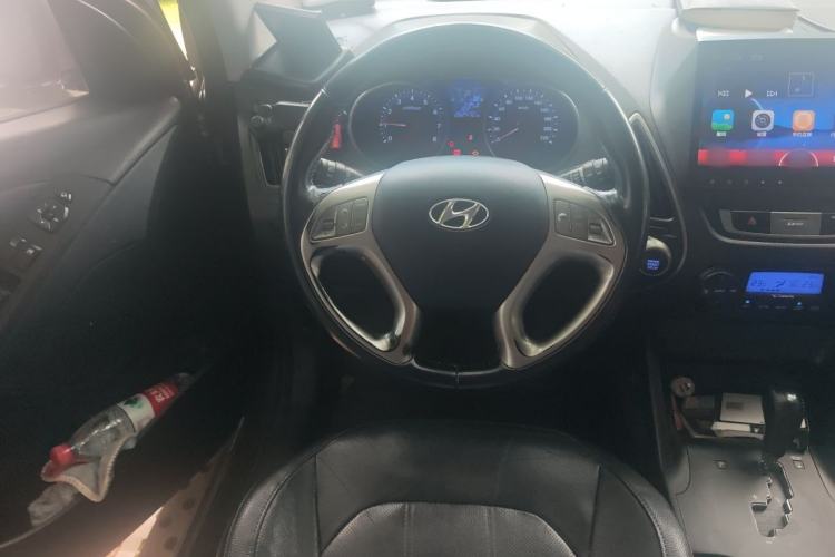 Used Hyundai ix35 2013 2.0L Automatic Two-Wheel Drive Smart GLS China IV Standard Steering Wheel