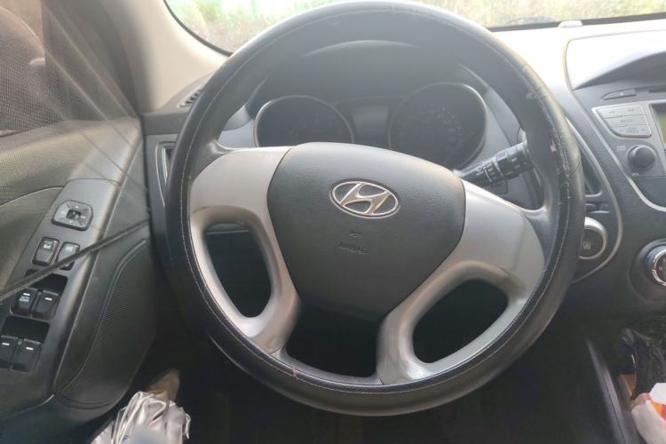 Used Hyundai ix35 2013 2.0L Automatic 2WD Comfort GL China IV Standard Steering Wheel