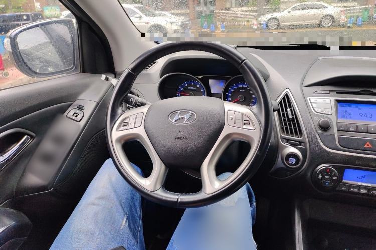 Used Hyundai ix35 2013 2.0L Automatic Two-Wheel Drive Smart GLS China IV Standard Steering Wheel