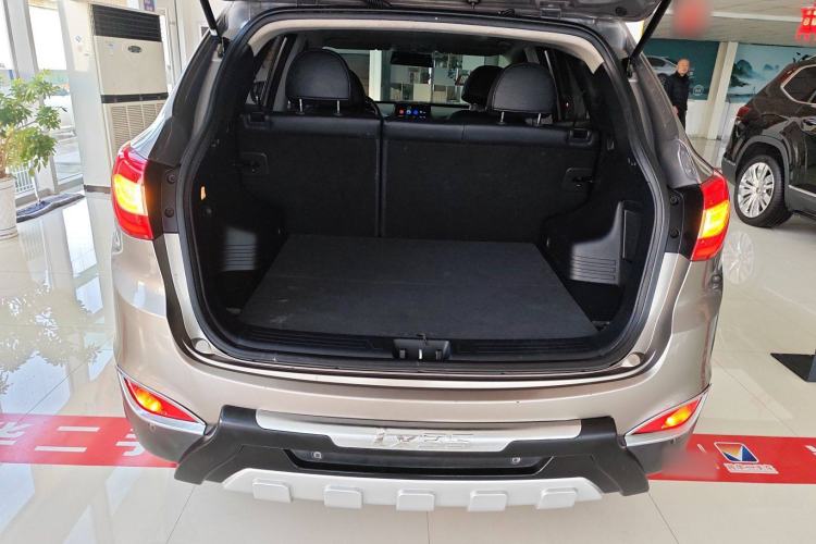 Used Hyundai ix35 2013 2.0L Automatic Two-Wheel Drive Smart GLS China IV Standard Trunk