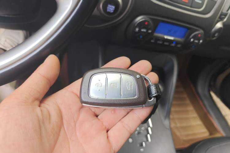 Used Hyundai ix35 2013 2.0L Automatic 4x4 Intelligent GLS China IV Standard Vehicle Key