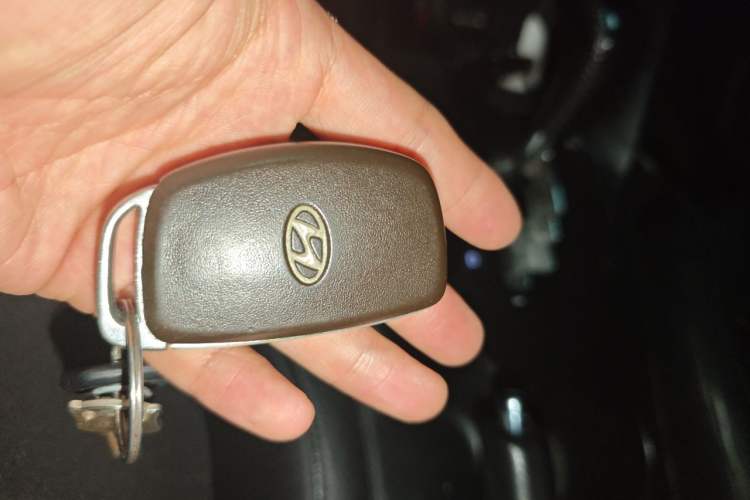 Used Hyundai ix35 2013 2.0L Automatic Two-Wheel Drive Smart GLS China IV Standard Vehicle Key