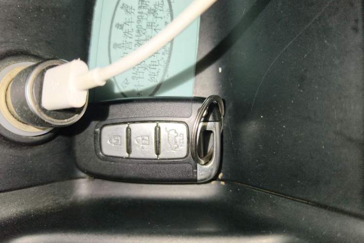 Used Hyundai ix35 2013 2.0L Automatic Two-Wheel Drive Smart GLS China IV Standard Vehicle Key