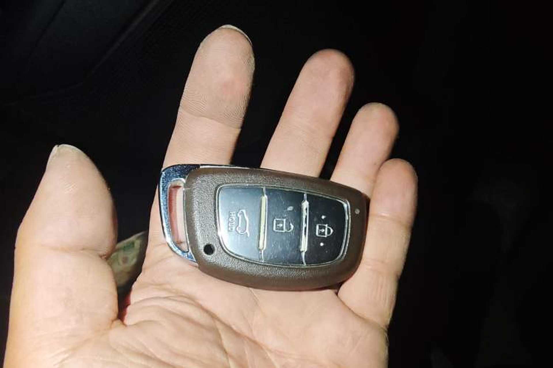 Used Hyundai ix35 2013 2.0L Automatic Two-Wheel Drive Smart GLS China IV Standard Vehicle Key