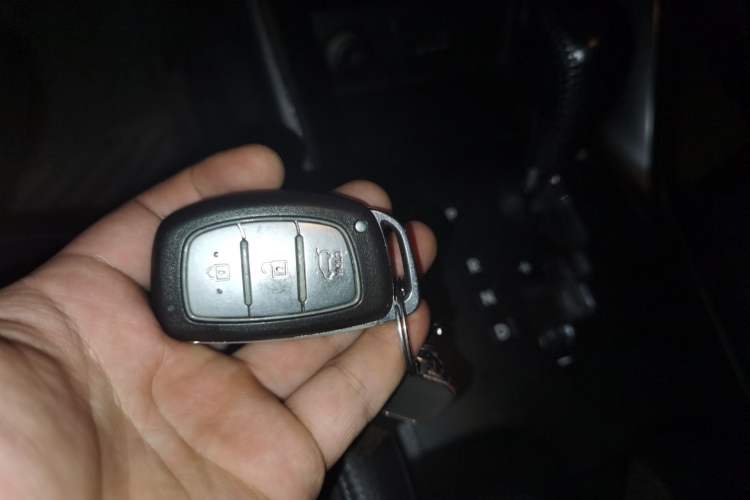 Used Hyundai ix35 2013 2.0L Automatic 4x4 Intelligent GLS China IV Standard Vehicle Key