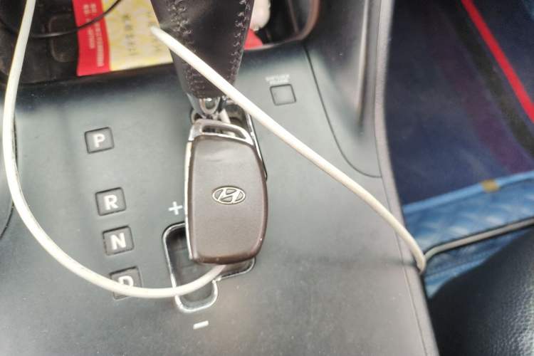 Used Hyundai ix35 2013 2.0L Automatic Two-Wheel Drive Smart GLS China IV Standard Vehicle Key